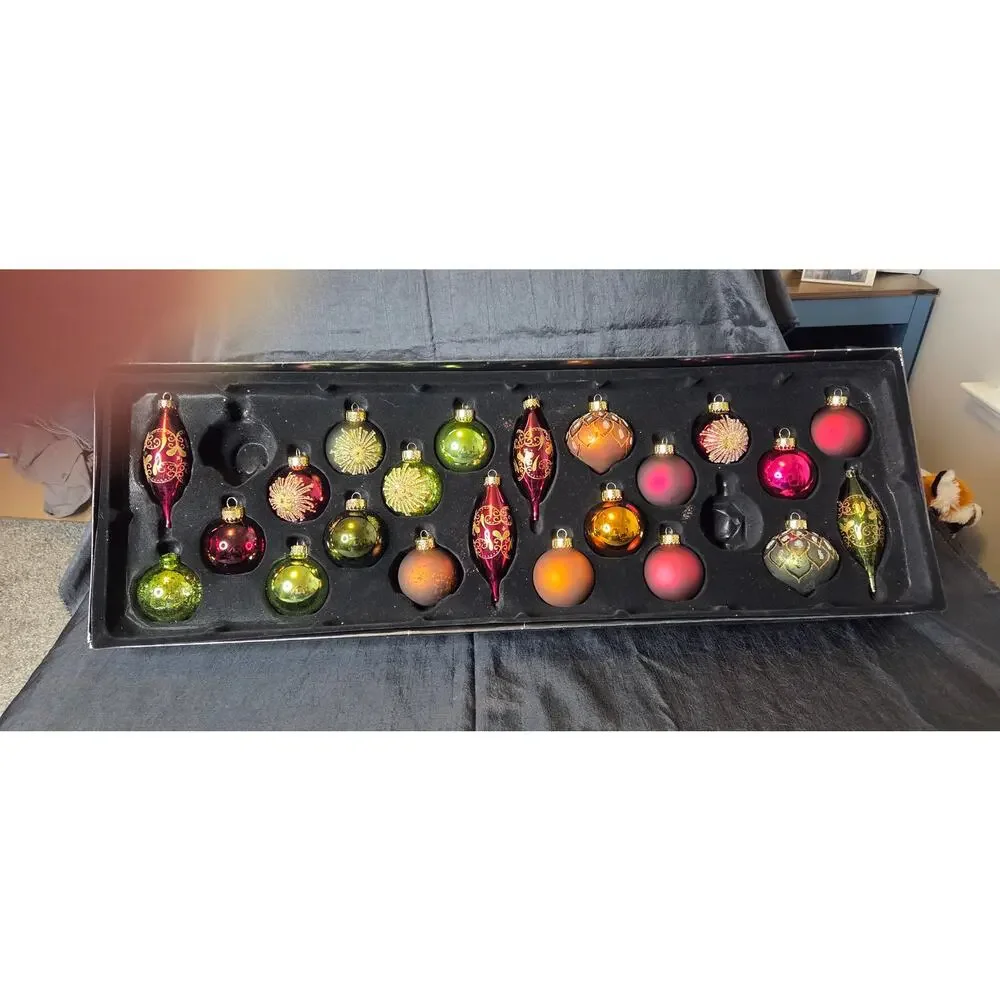 Robert Stanley Ornaments Home Collection